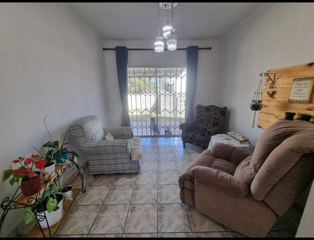 4 BEDROOM HOUSE FOR SALE IN BRACKENDOWNS